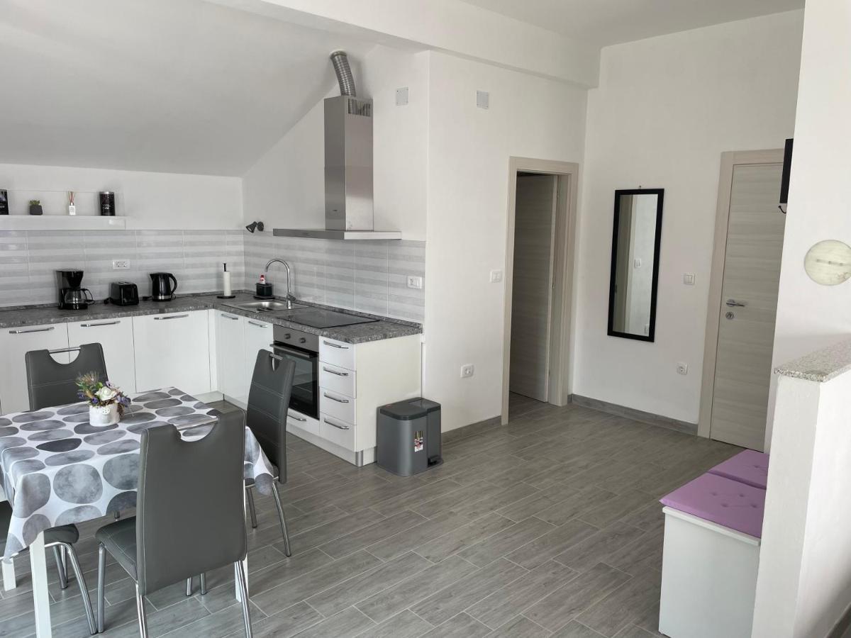 Studio Apartman Rubinic 洛夫兰 外观 照片